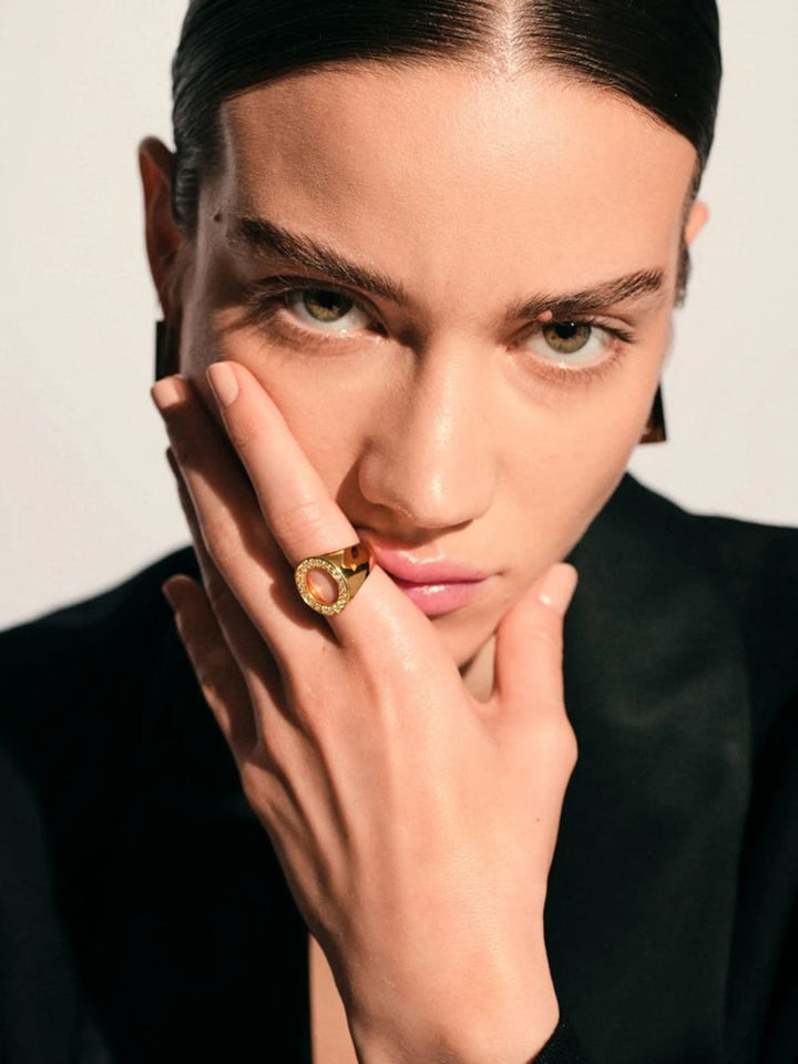 Oválný Prsten s Otvorem