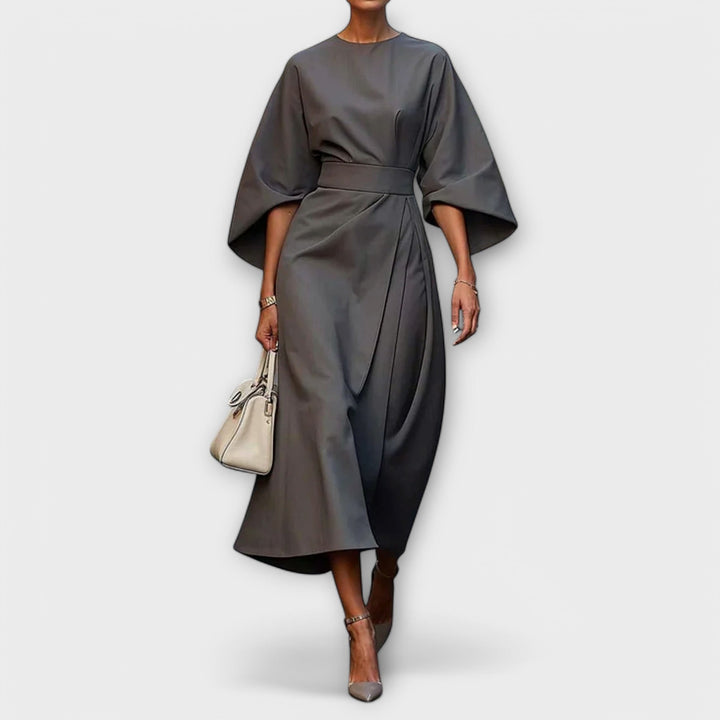 Elegantní šaty s rukávy